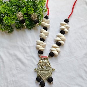 Malini Cowrie Shell Black Necklace Set