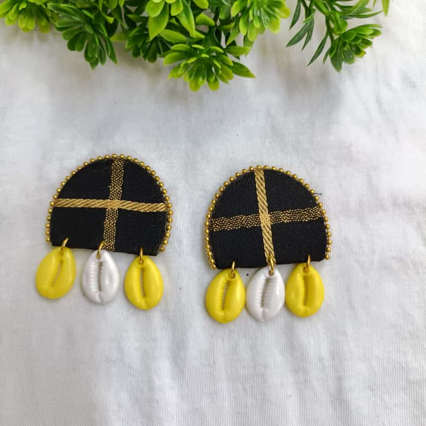 Mani Black Earrings